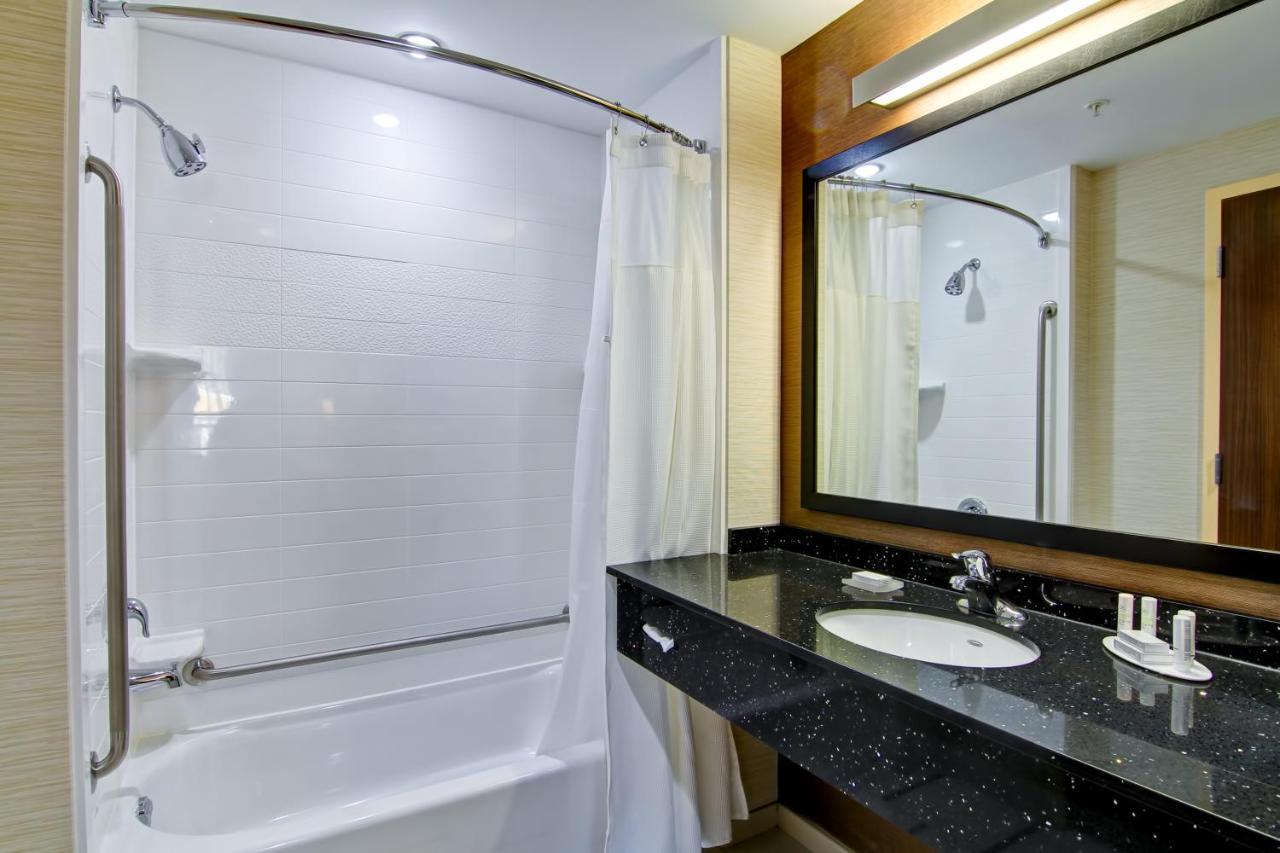 Fairfield Inn & Suites By Marriott Kamloops Eksteriør billede